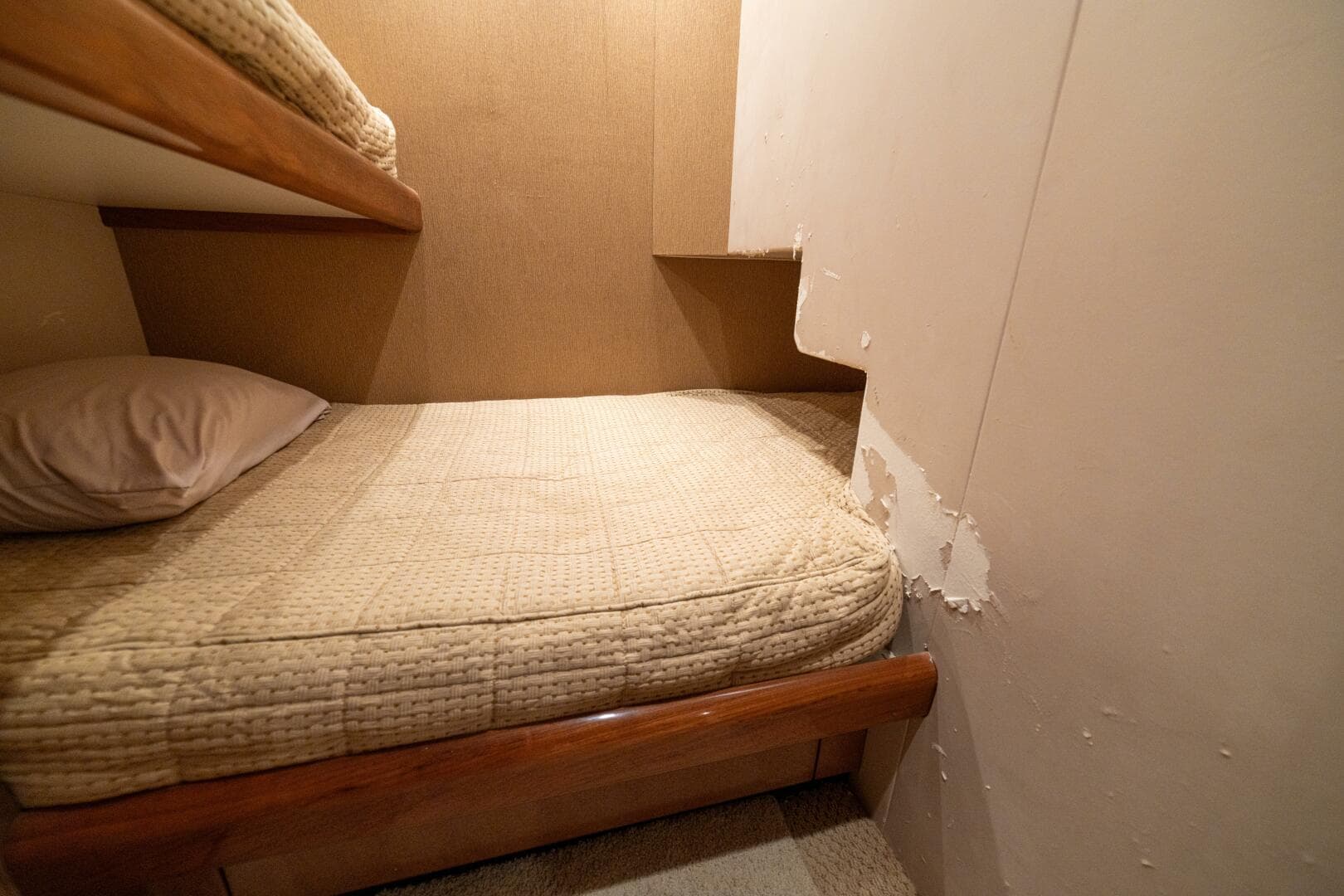 2004 Viking 61 Convertible — photo 49