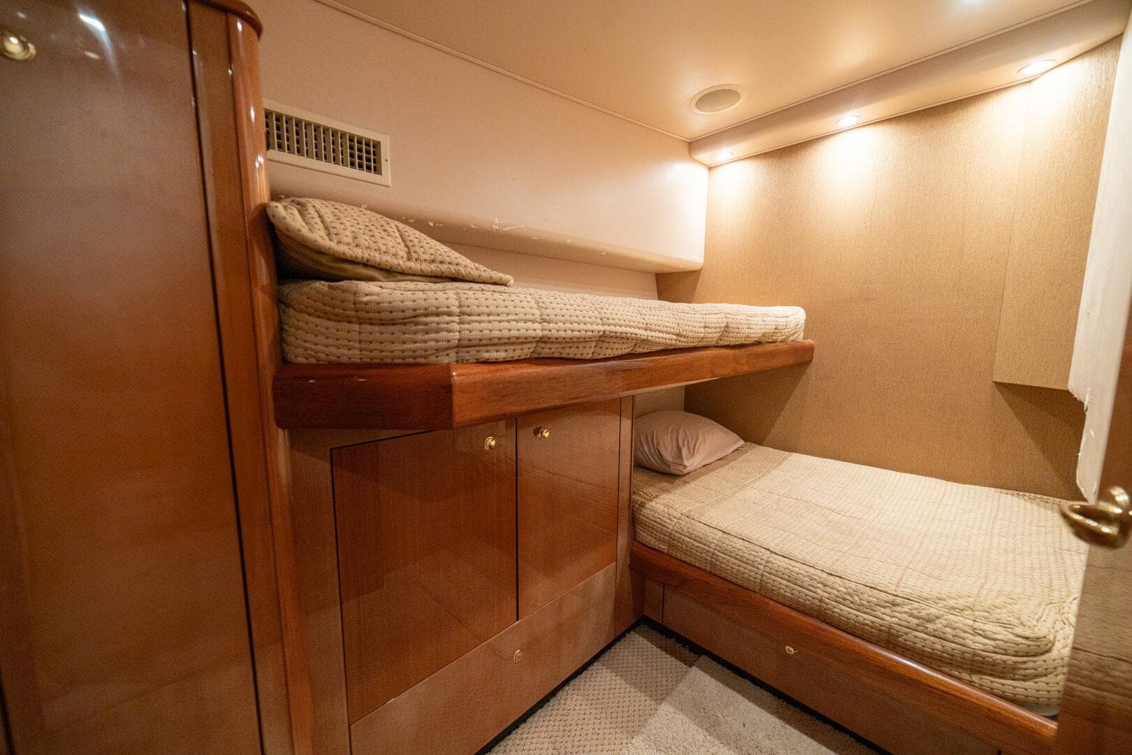 2004 Viking 61 Convertible — photo 45