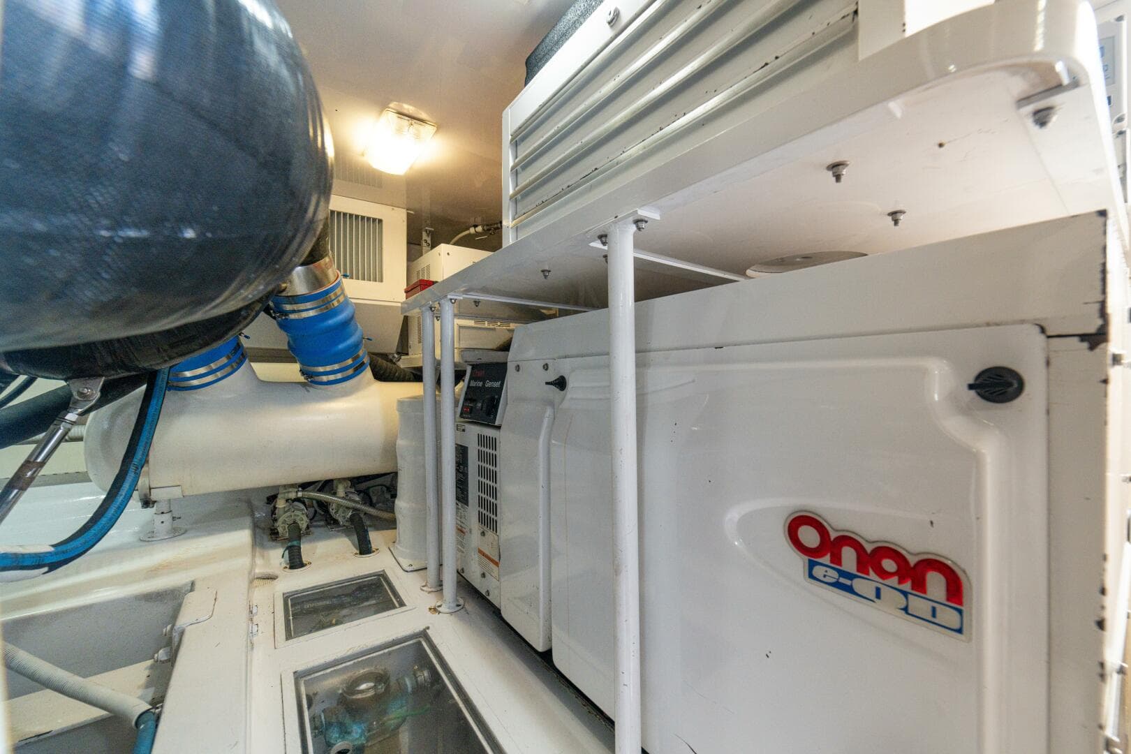 2004 Viking 61 Convertible — photo 61