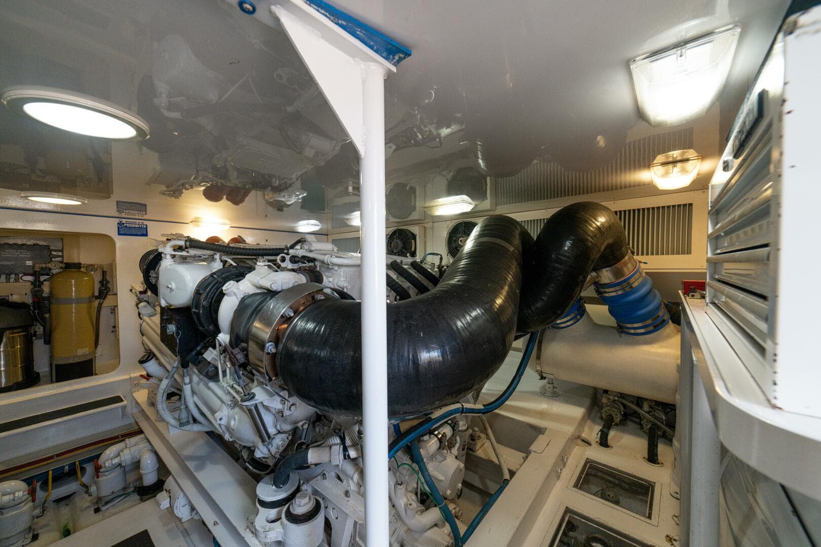 2004 Viking 61 Convertible — photo 64