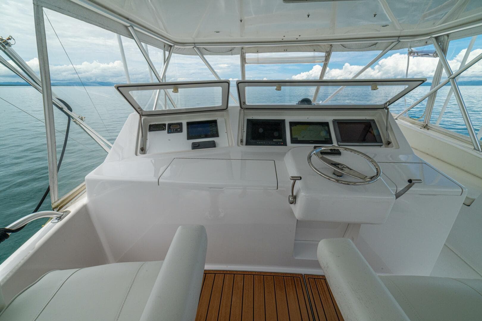 2004 Viking 61 Convertible — photo 8