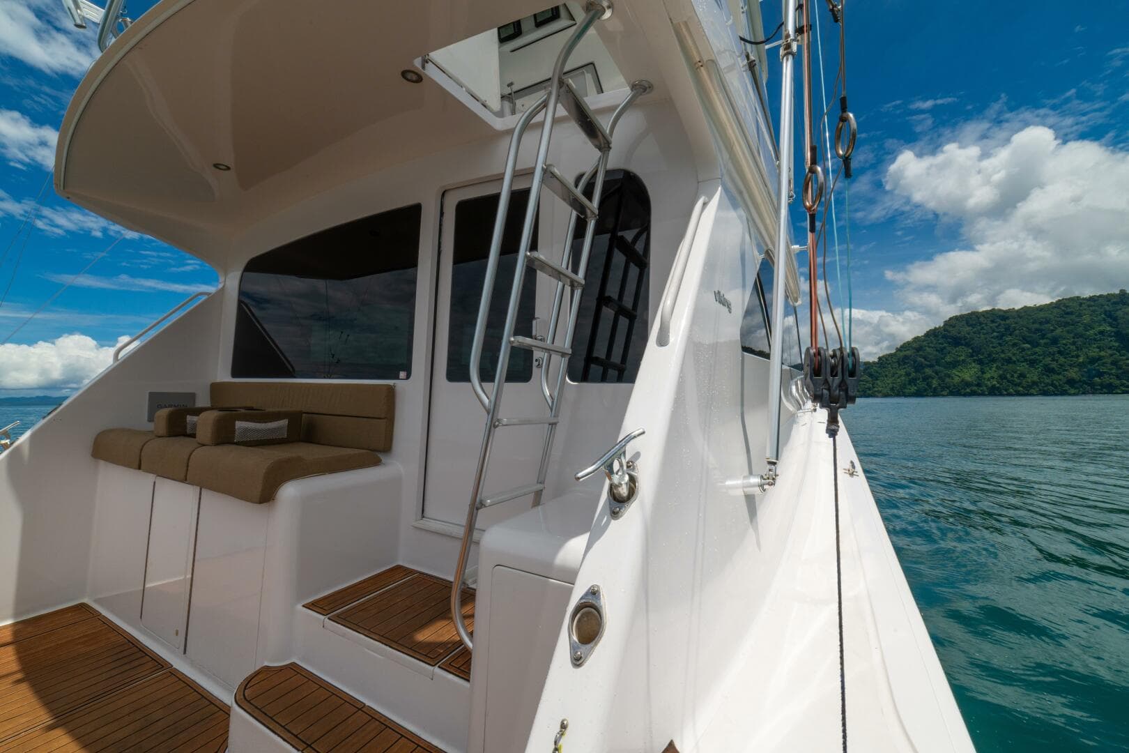 2004 Viking 61 Convertible — photo 73