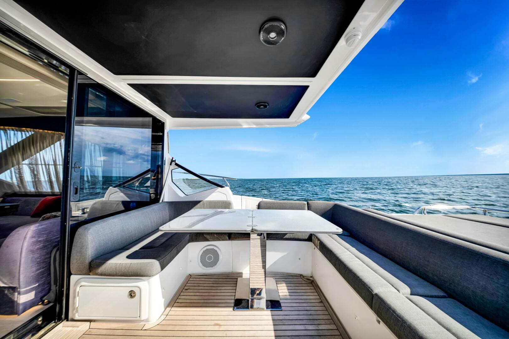 2021 Azimut Custom — photo 7