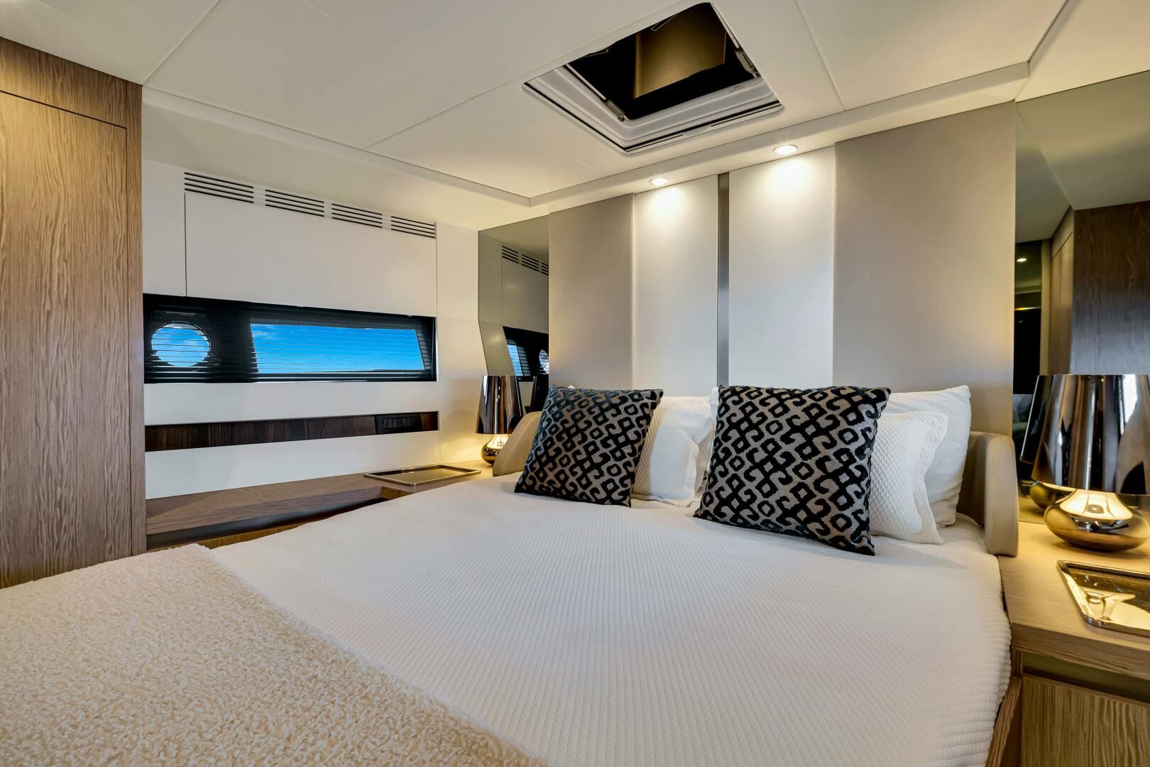 2021 Azimut Custom — photo 33