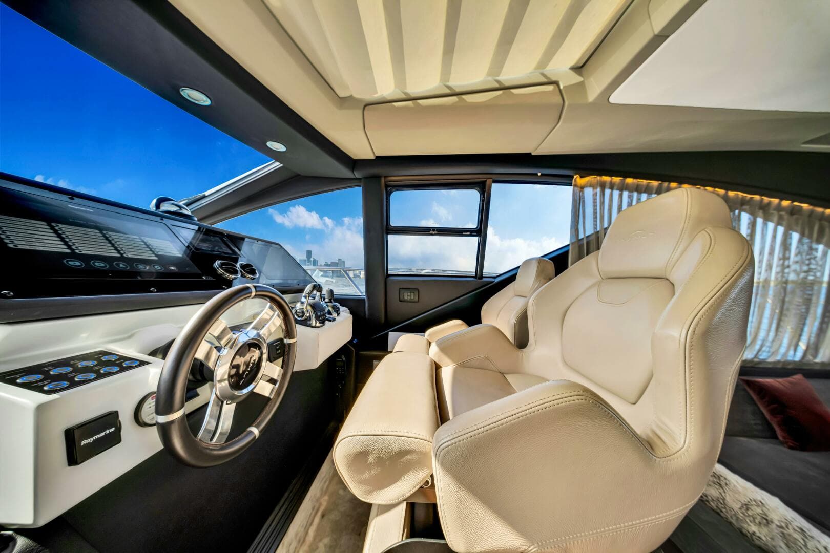 2021 Azimut Custom — photo 20