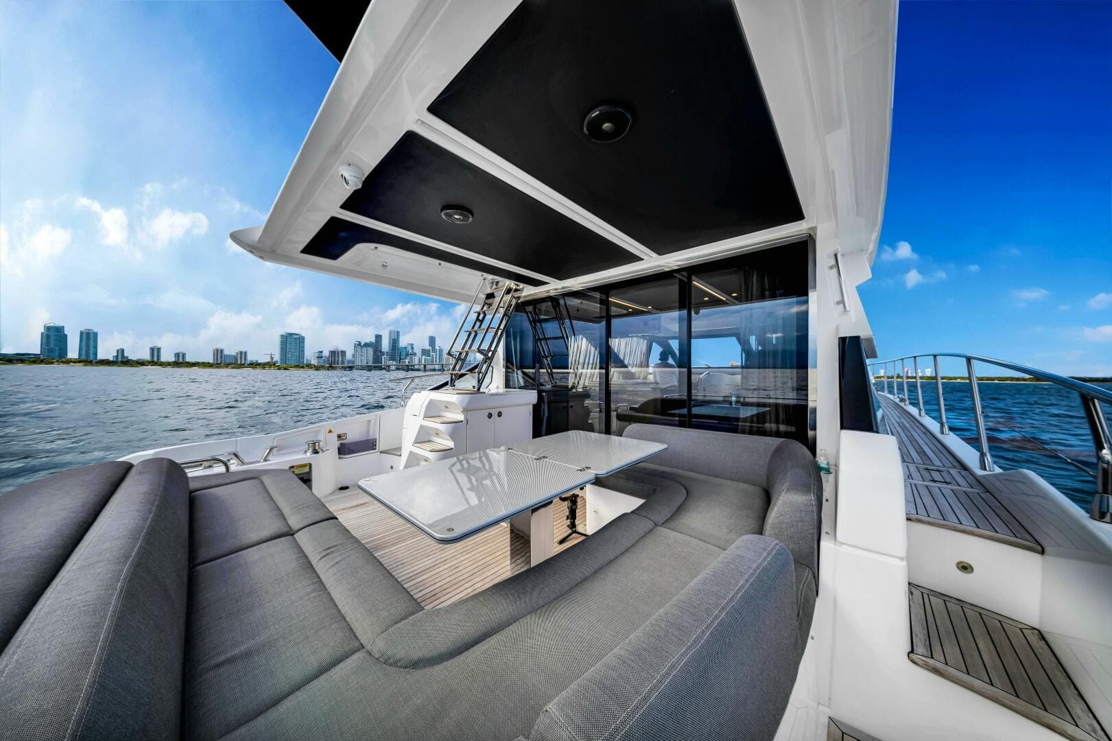 2021 Azimut Custom — photo 8
