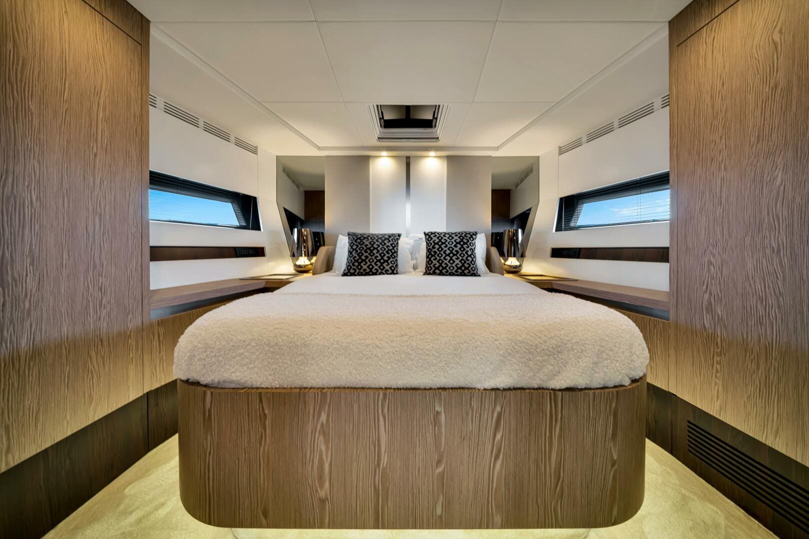 2021 Azimut Custom — photo 31