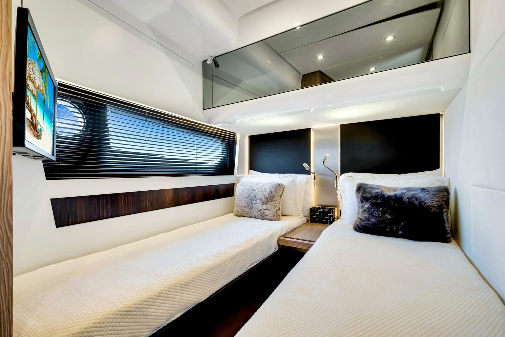 2021 Azimut Custom — photo 41