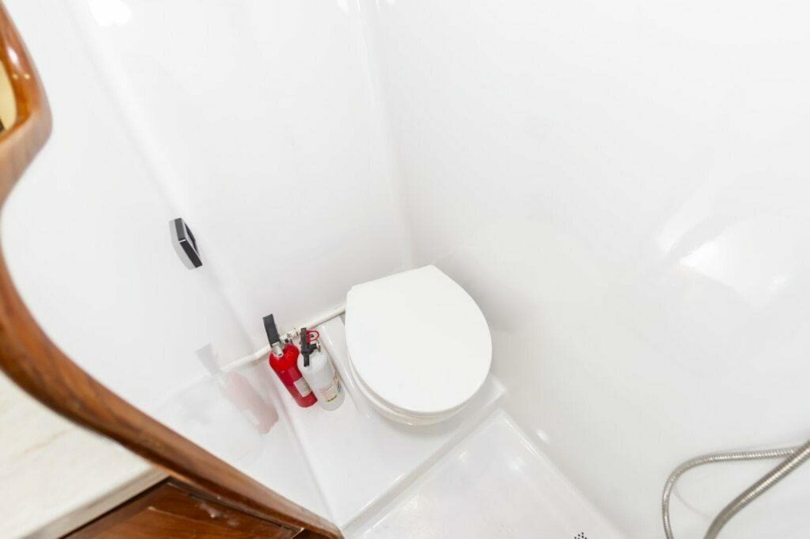 1985 Scarborough 41 Express — photo 37