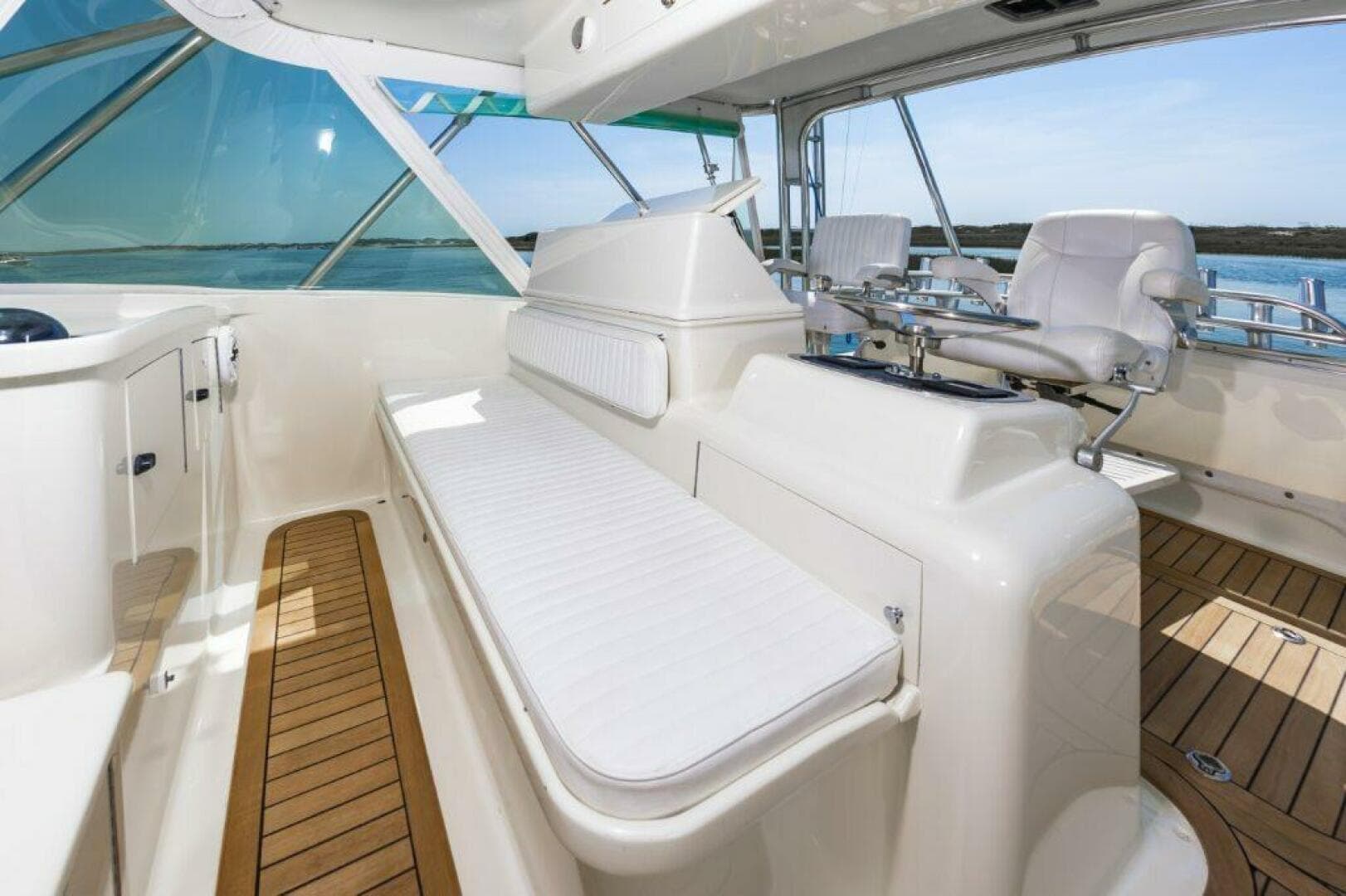 1985 Scarborough 41 Express — photo 25