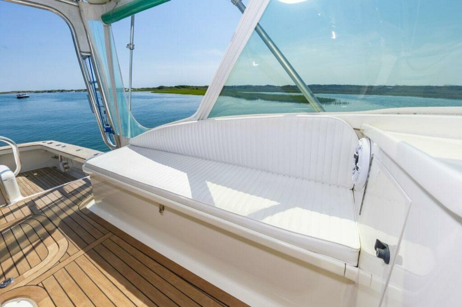 1985 Scarborough 41 Express — photo 23