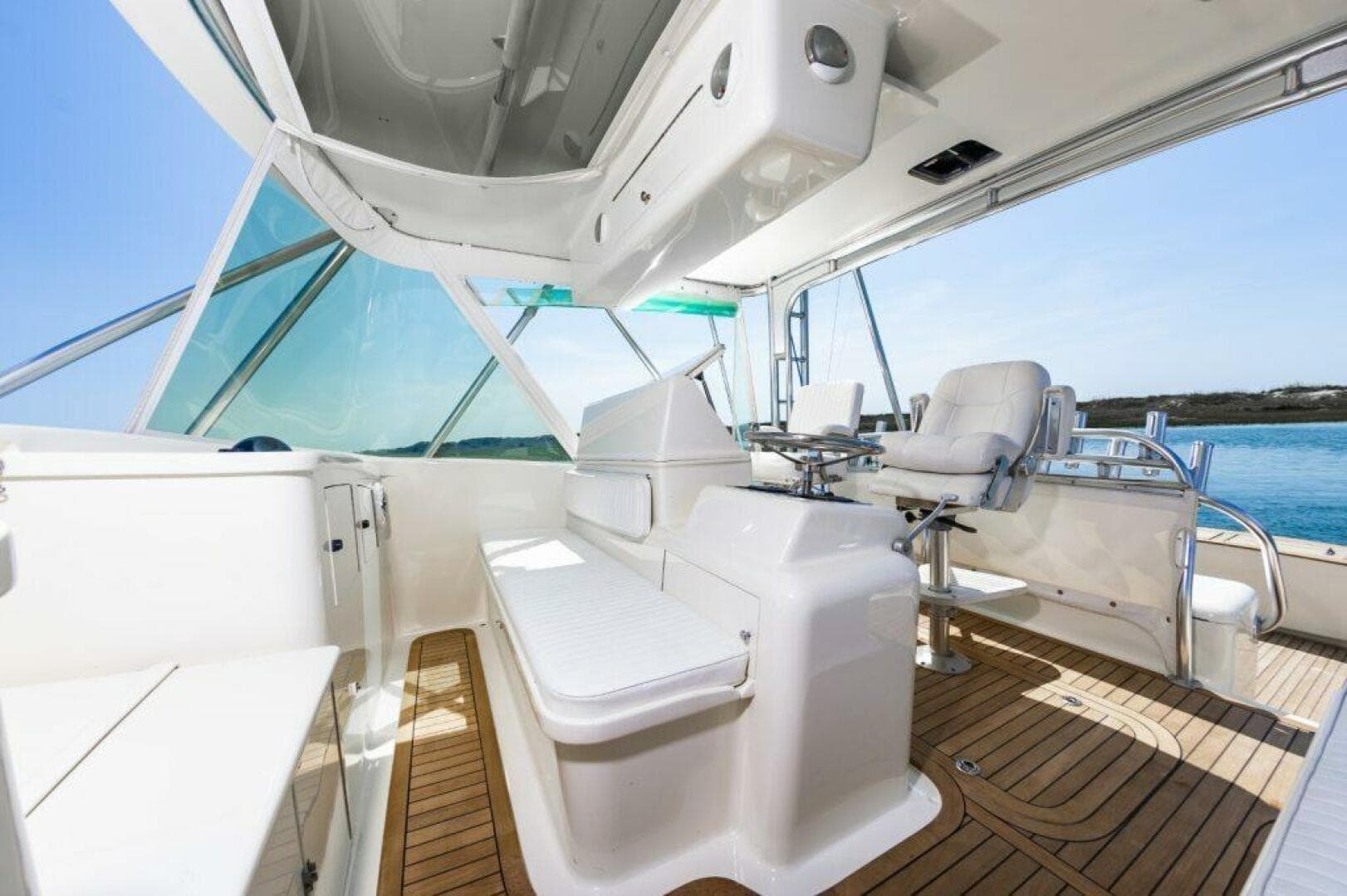 1985 Scarborough 41 Express — photo 24