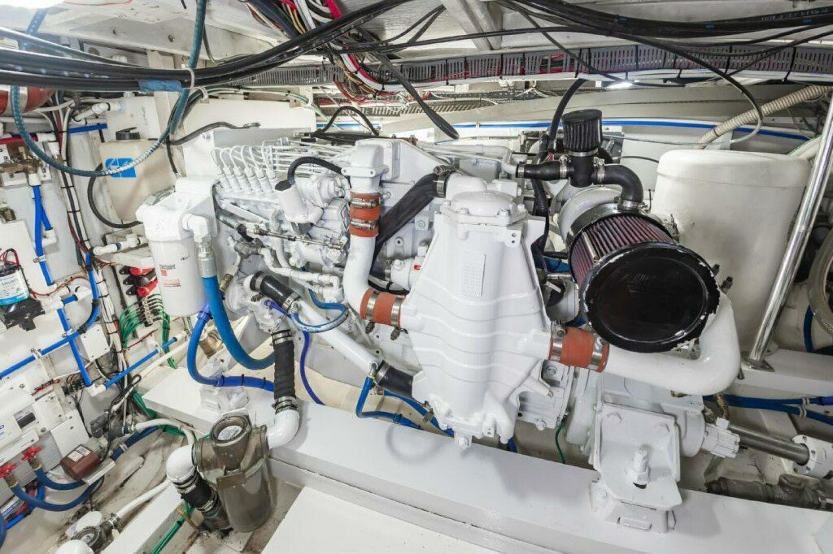 1985 Scarborough 41 Express — photo 42