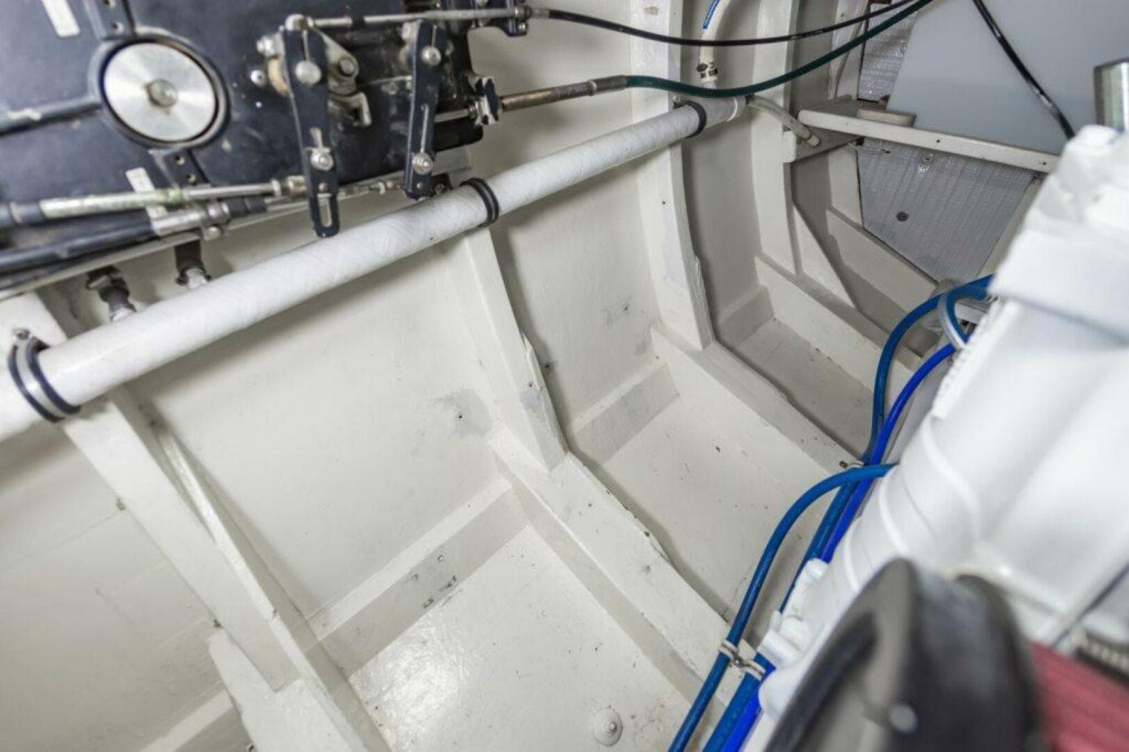 1985 Scarborough 41 Express — photo 49