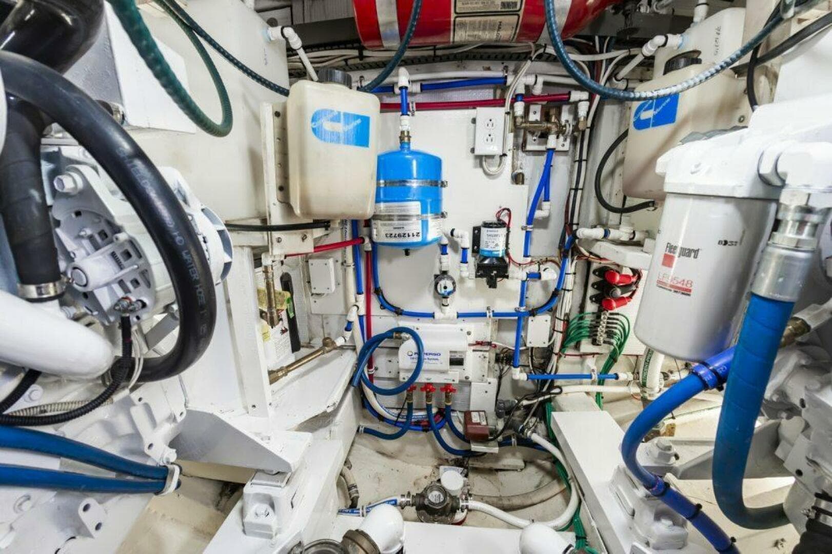 1985 Scarborough 41 Express — photo 47