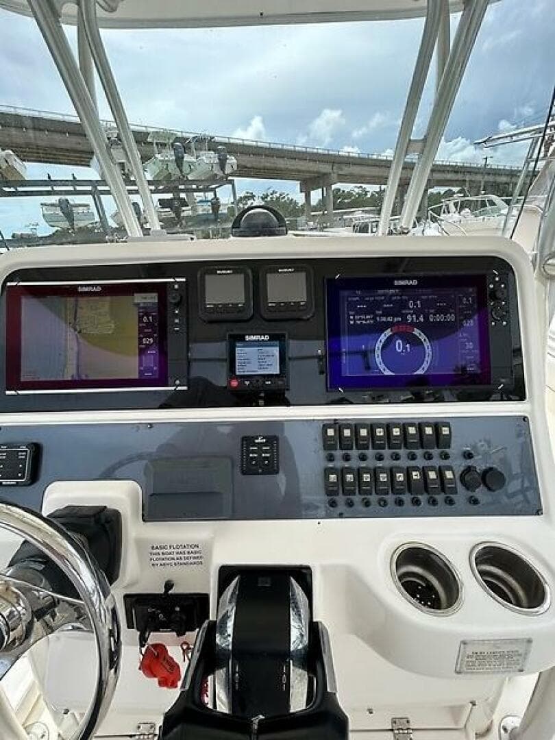 2007 Robalo R300 Center Console — photo 8