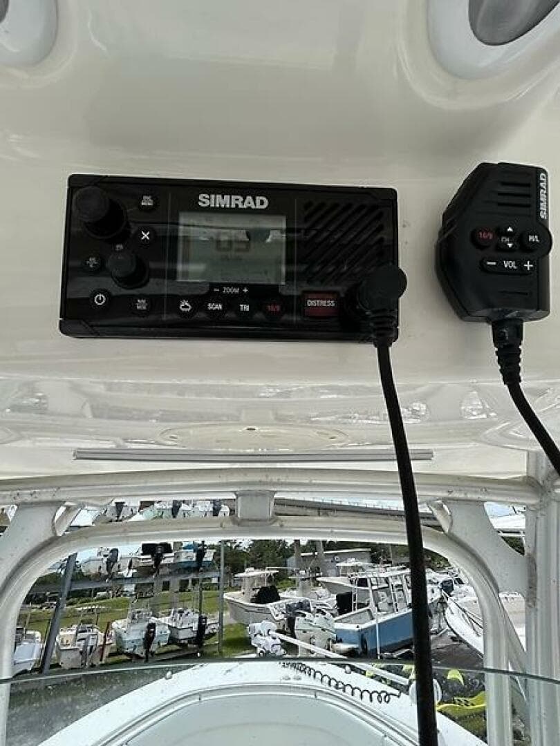 2007 Robalo R300 Center Console — photo 11