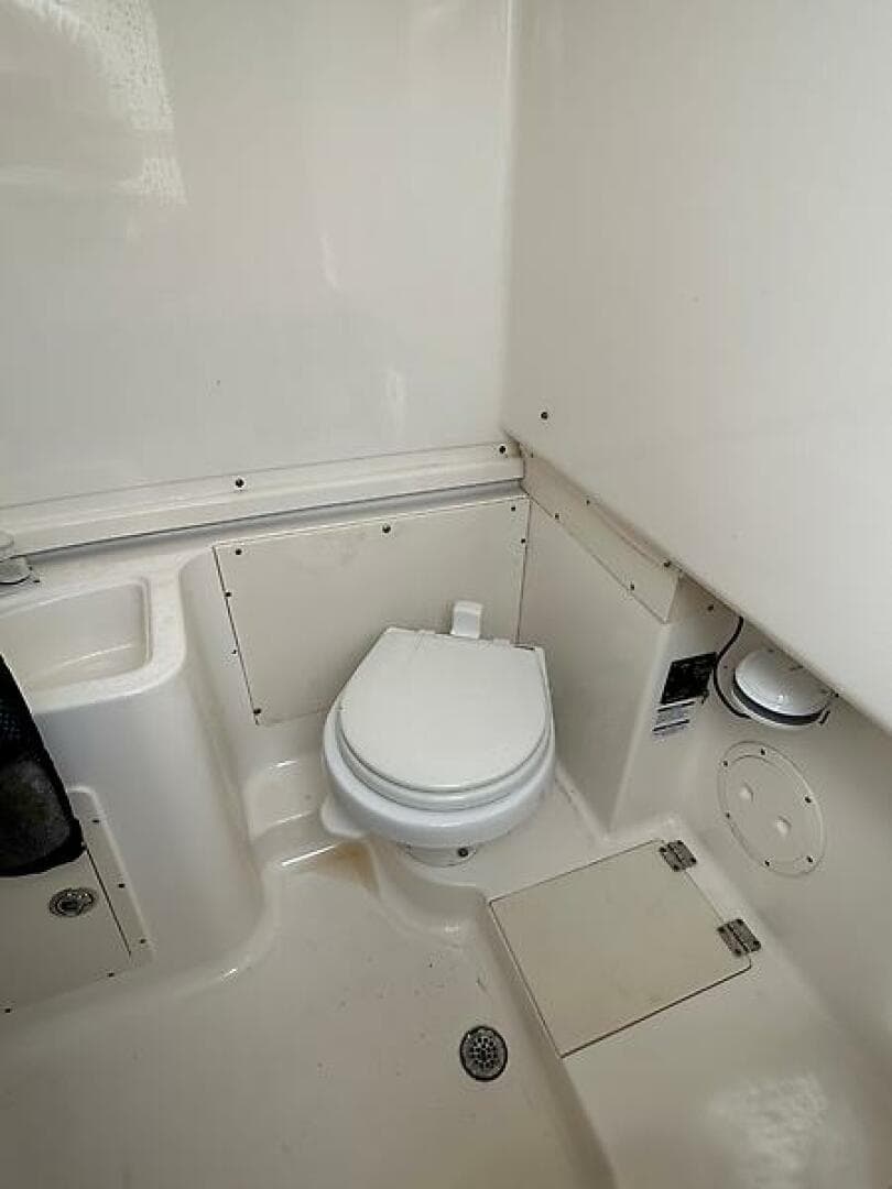 2007 Robalo R300 Center Console — photo 7