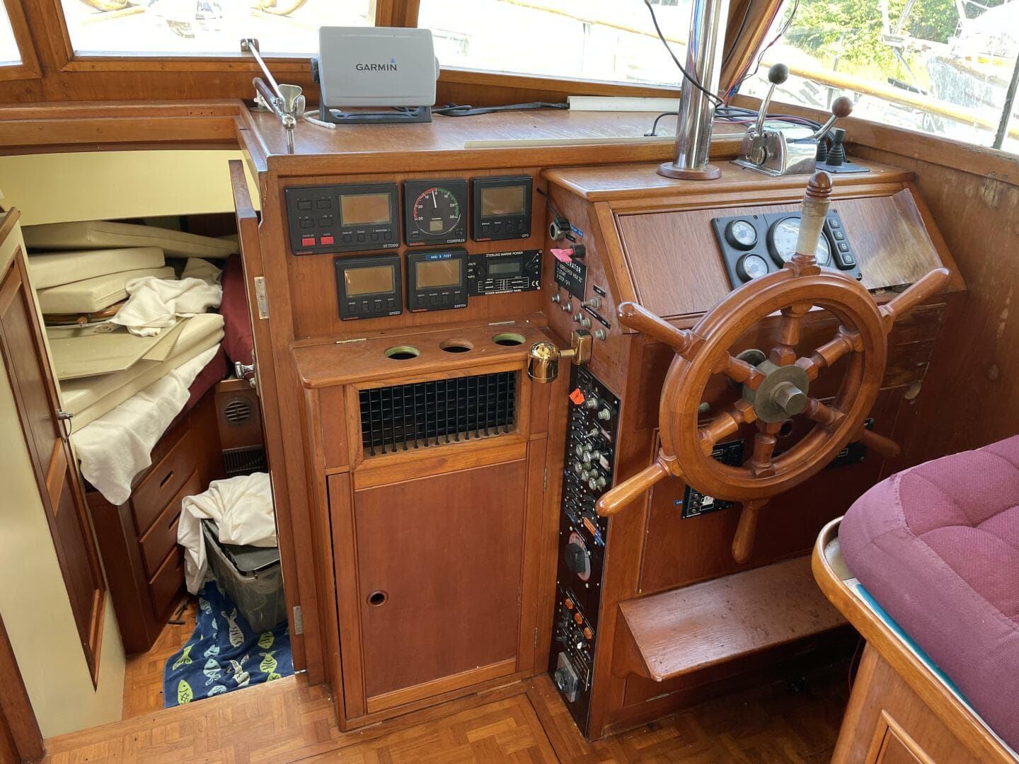 1982 Grand Banks — photo 8