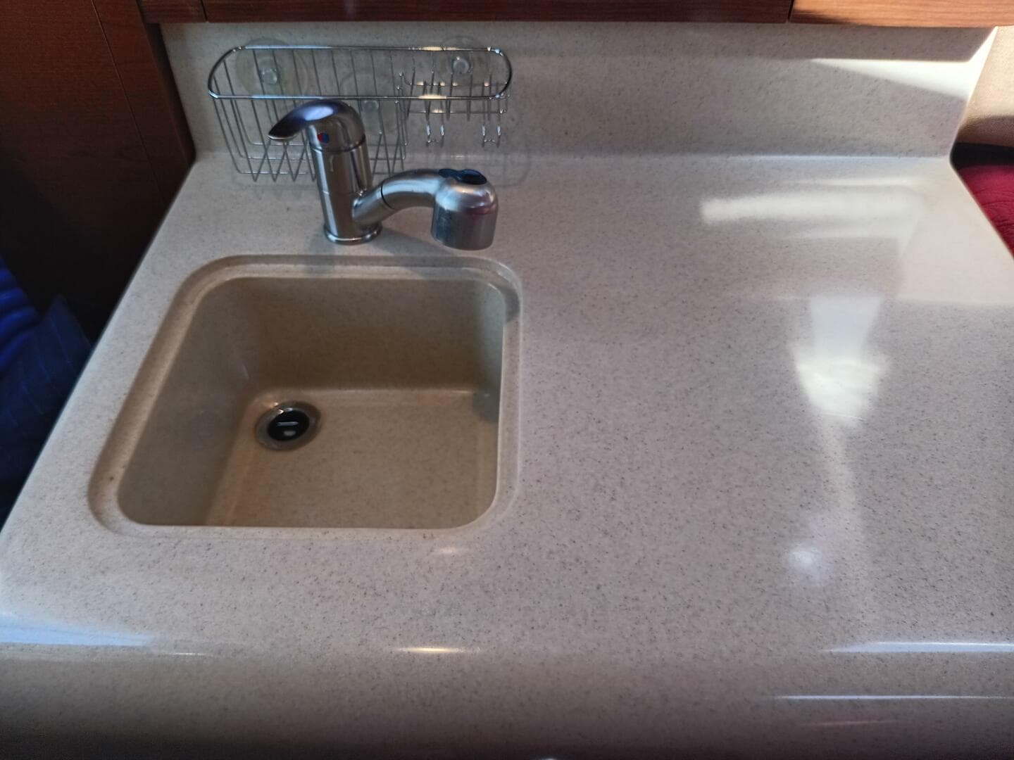 2010 Sea Ray 260 Sundancer — photo 30