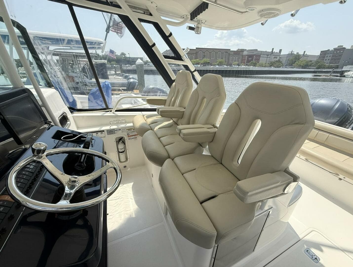 2015 Pursuit ST 310 Sport Tender — photo 16
