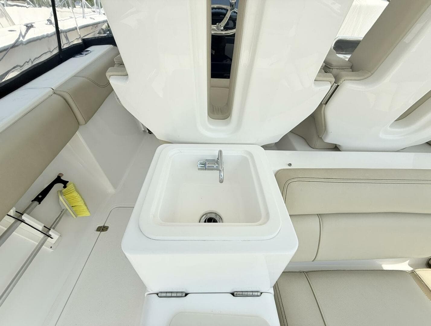 2015 Pursuit ST 310 Sport Tender — photo 9