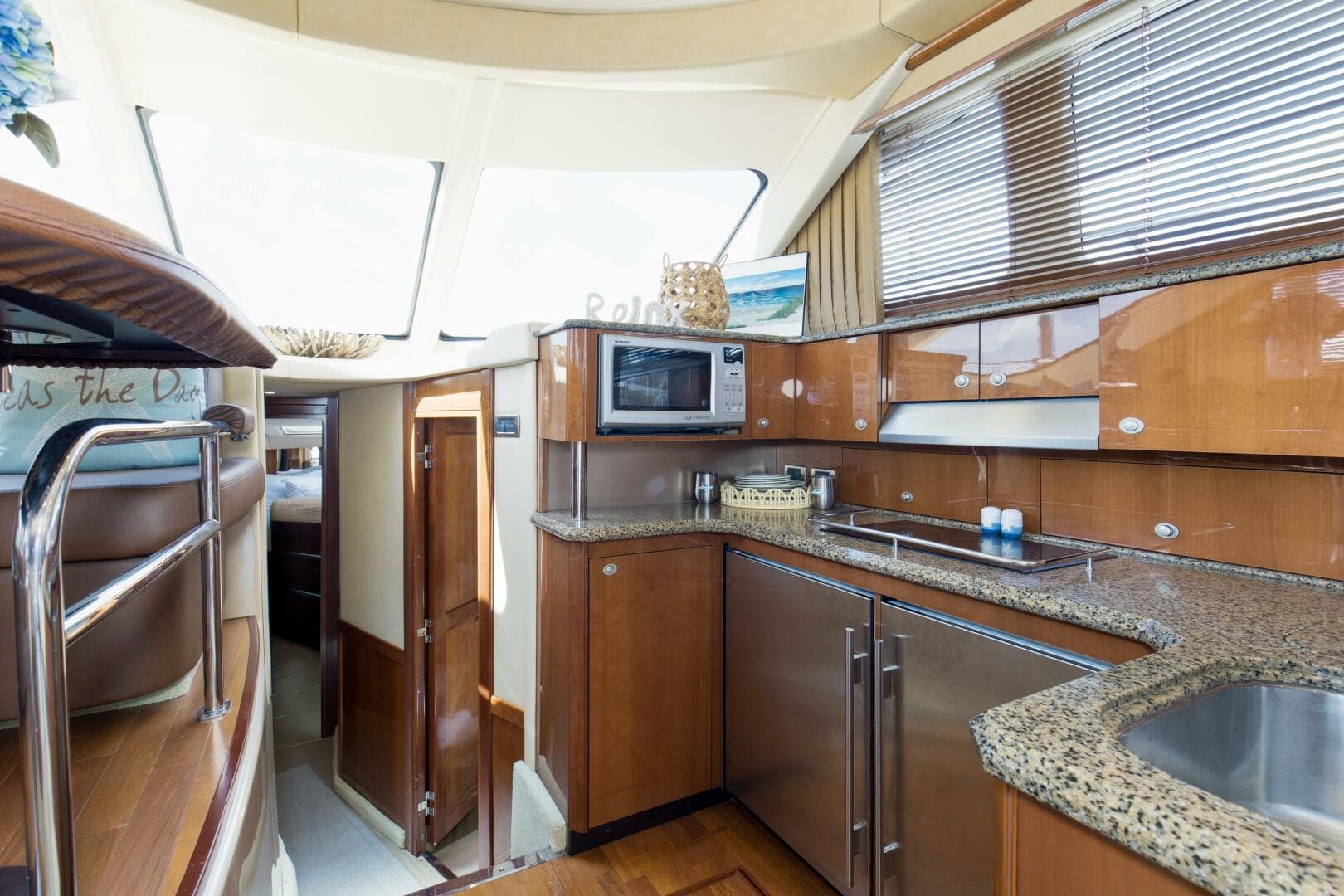 2007 Sea Ray 52 Sedan Bridge — photo 12
