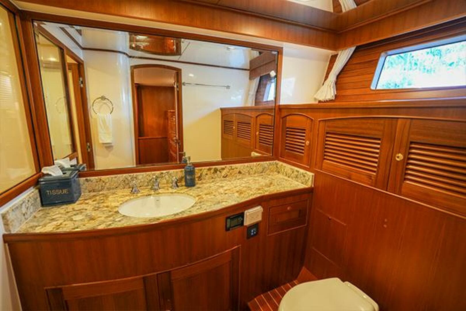 2015 Marlow Explorer 80E-Cb — photo 15