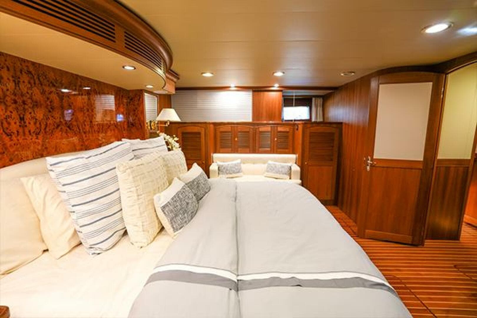 2015 Marlow Explorer 80E-Cb — photo 11