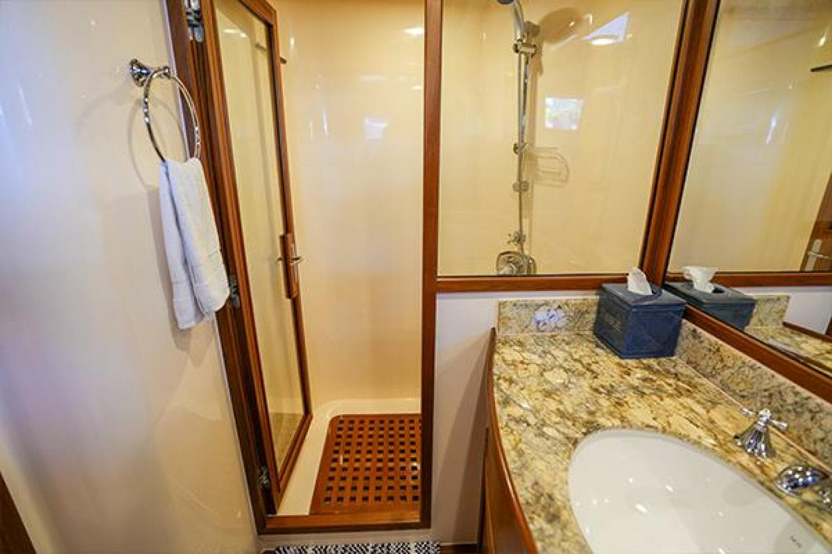 2015 Marlow Explorer 80E-Cb — photo 16