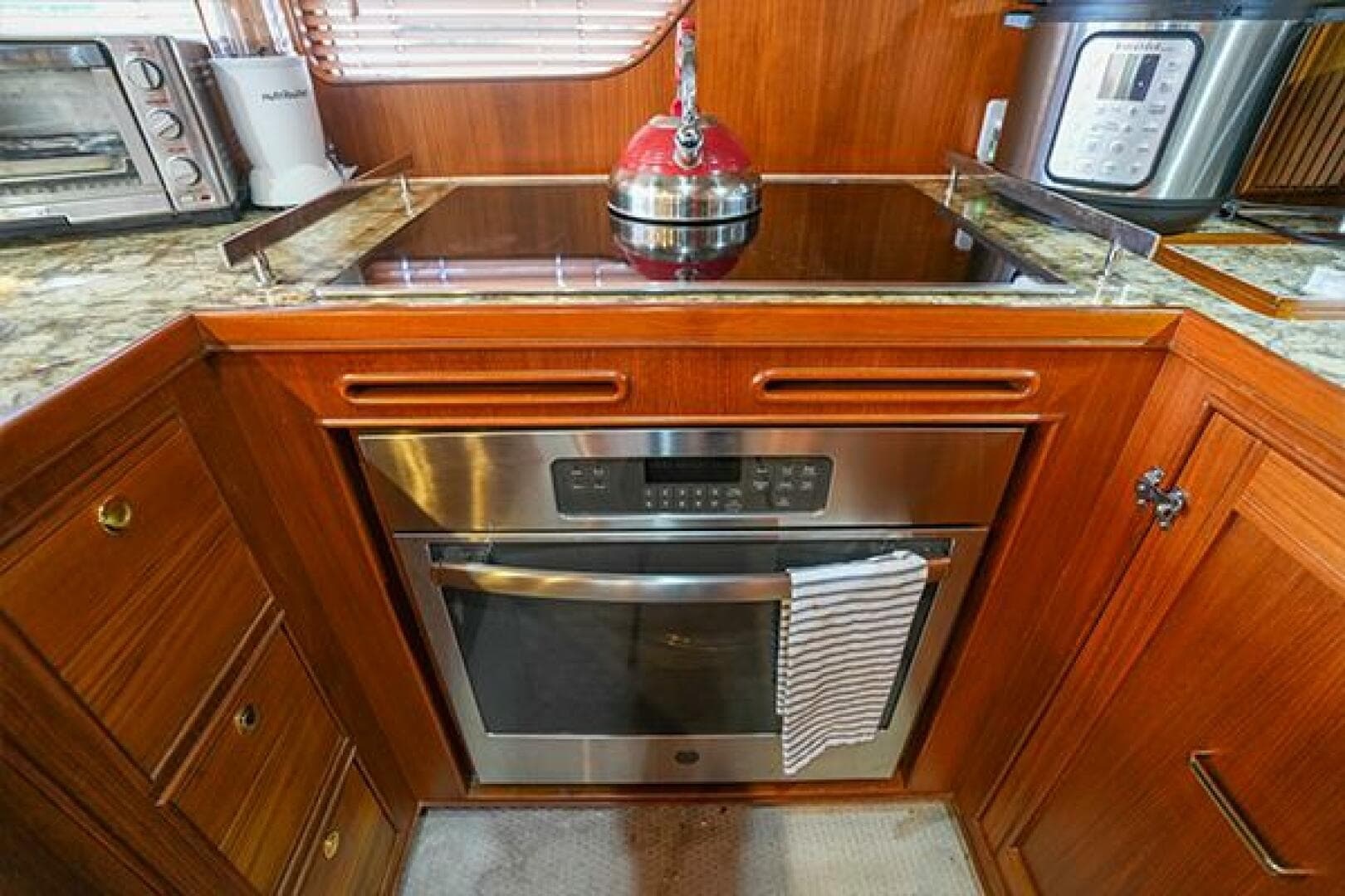 2015 Marlow Explorer 80E-Cb — photo 26