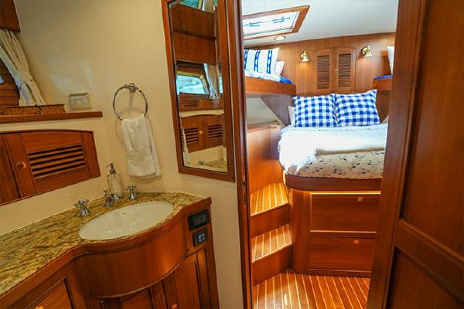 2015 Marlow Explorer 80E-Cb — photo 4