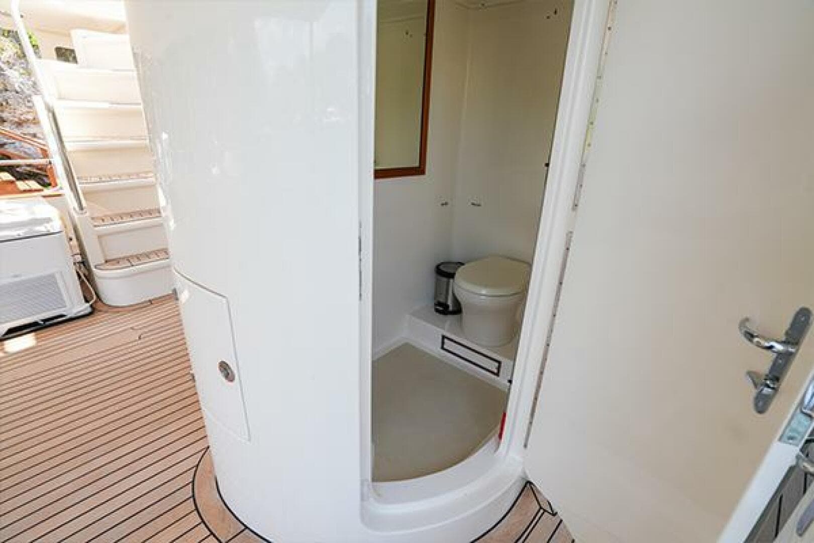 2015 Marlow Explorer 80E-Cb — photo 29