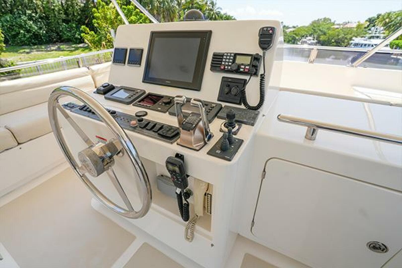 2015 Marlow Explorer 80E-Cb — photo 39