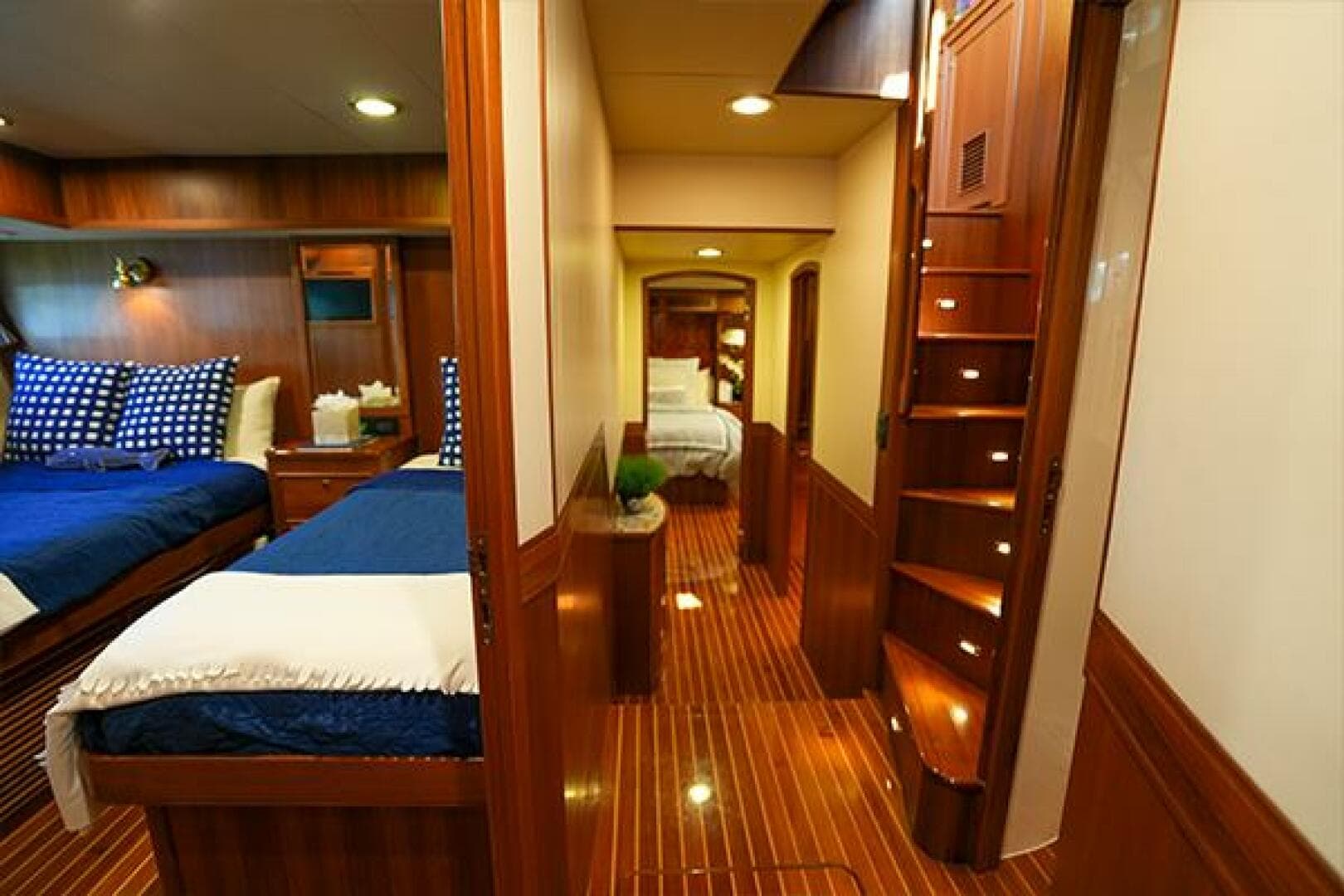 2015 Marlow Explorer 80E-Cb — photo 5