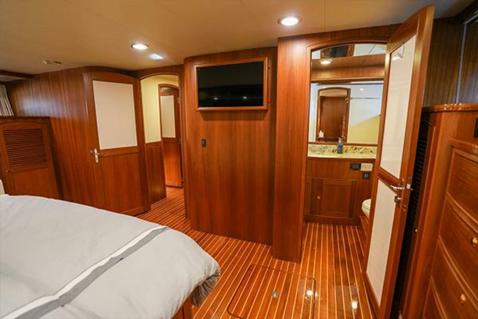 2015 Marlow Explorer 80E-Cb — photo 14