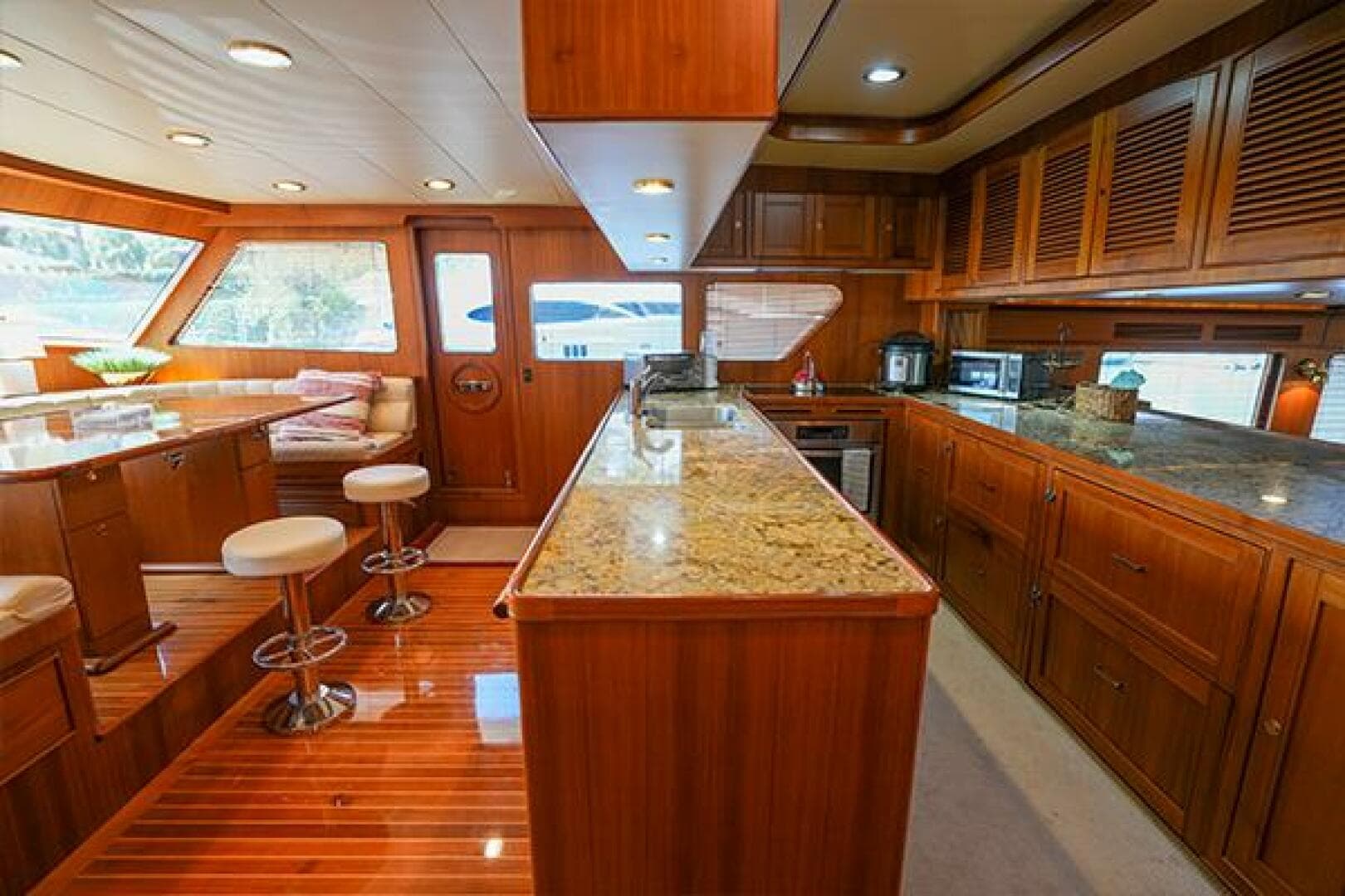 2015 Marlow Explorer 80E-Cb — photo 24