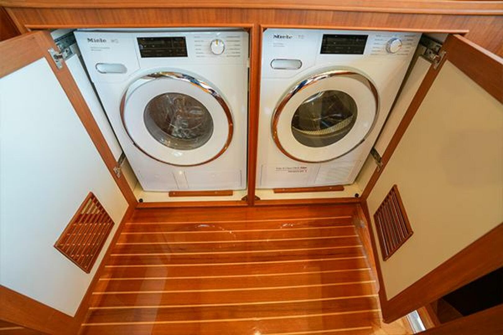 2015 Marlow Explorer 80E-Cb — photo 23