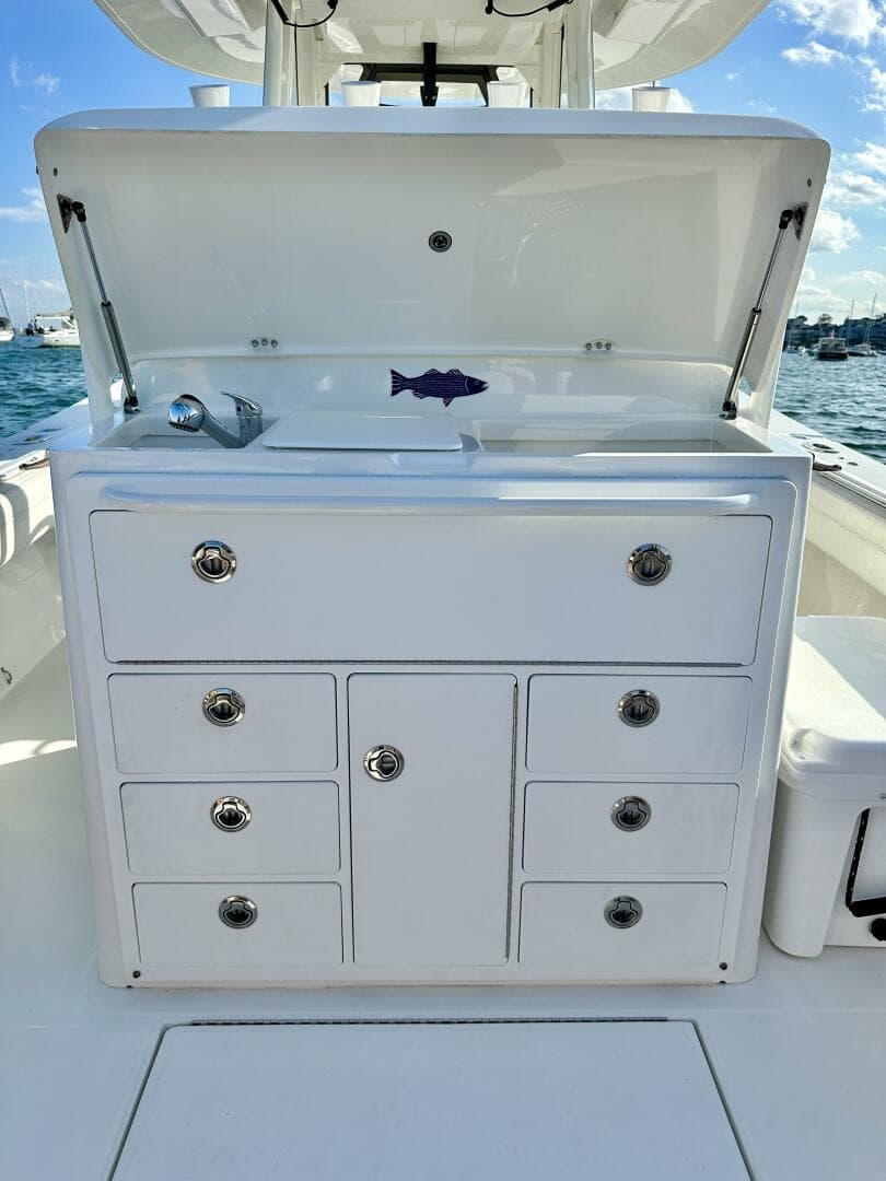 2021 Regulator 34 SS — photo 15