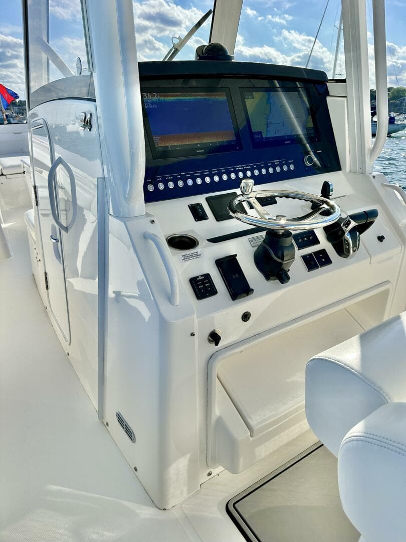 2021 Regulator 34 SS — photo 7