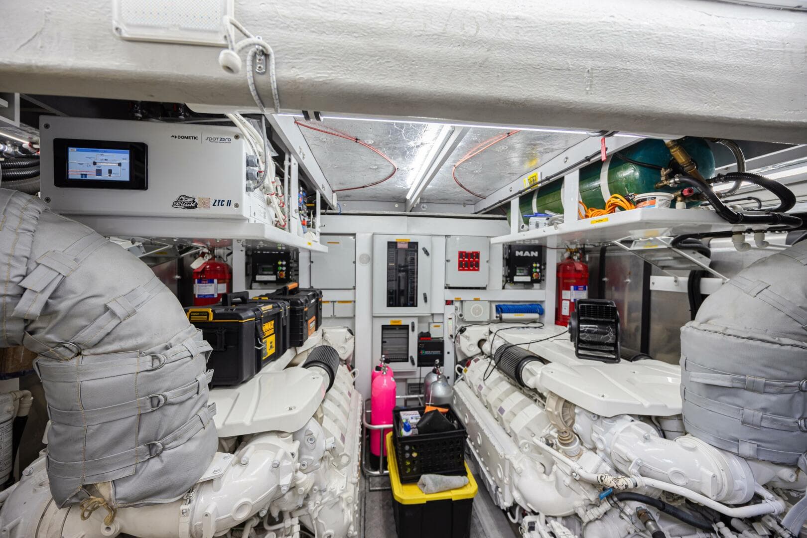 2017 Sunseeker 75 Yacht — photo 58