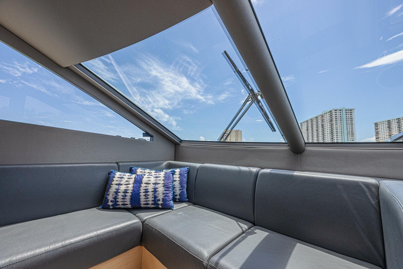 2017 Sunseeker 75 Yacht — photo 37