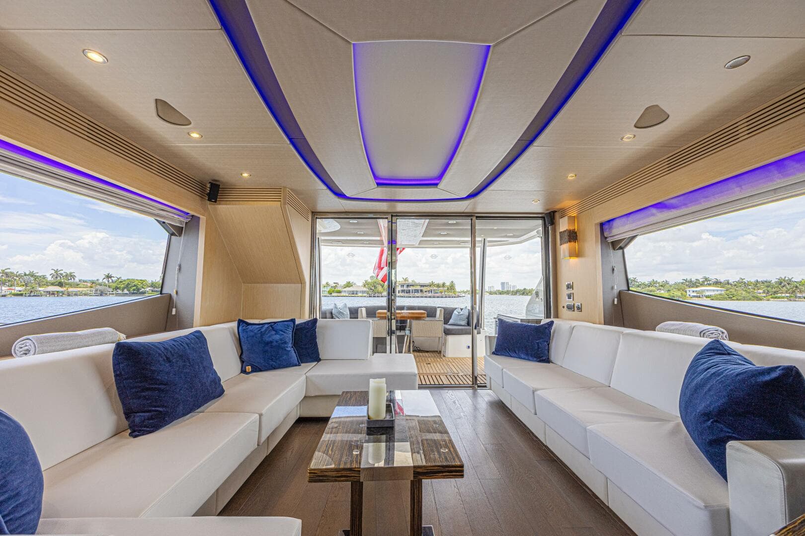 2017 Sunseeker 75 Yacht — photo 29