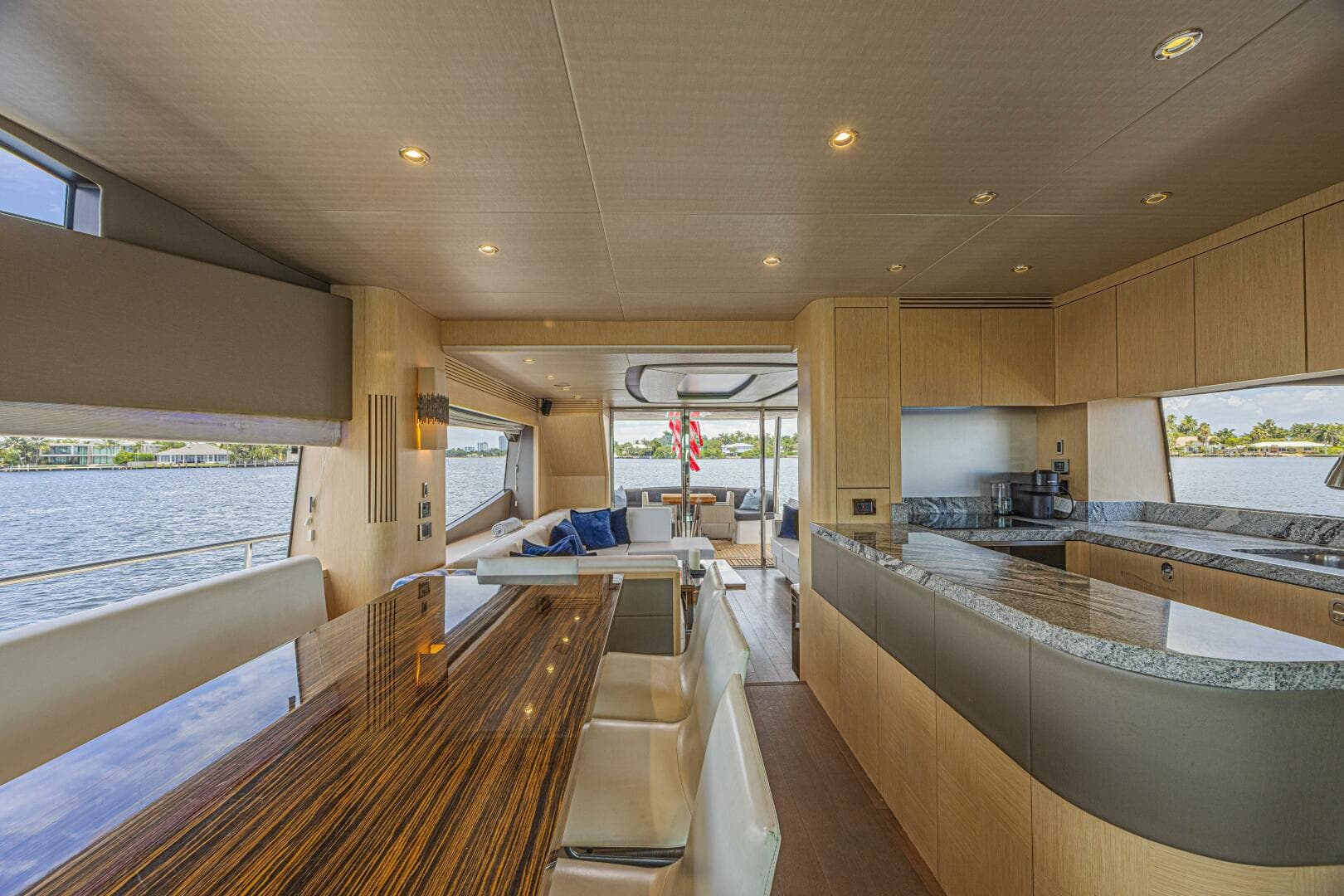 2017 Sunseeker 75 Yacht — photo 33