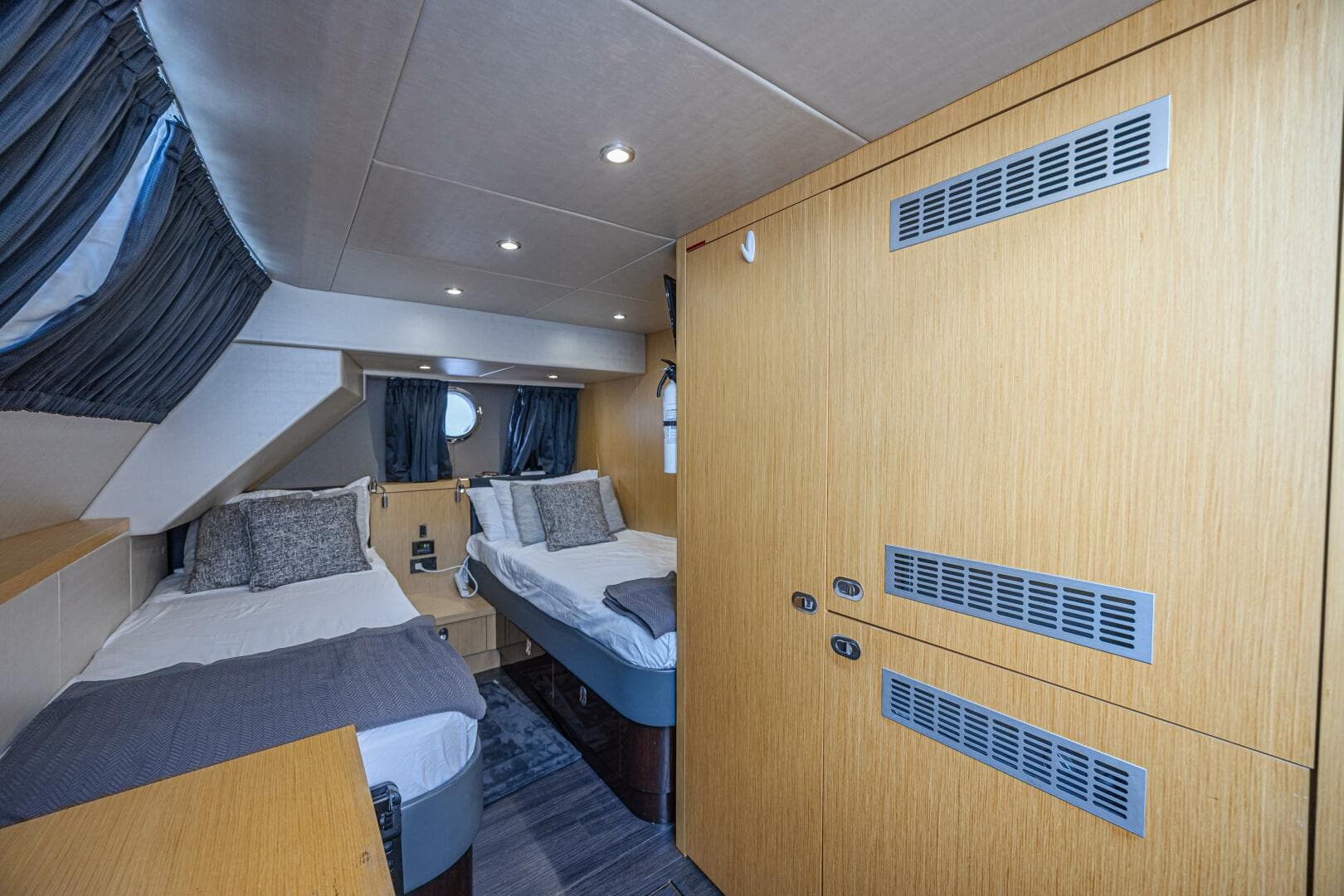 2017 Sunseeker 75 Yacht — photo 53