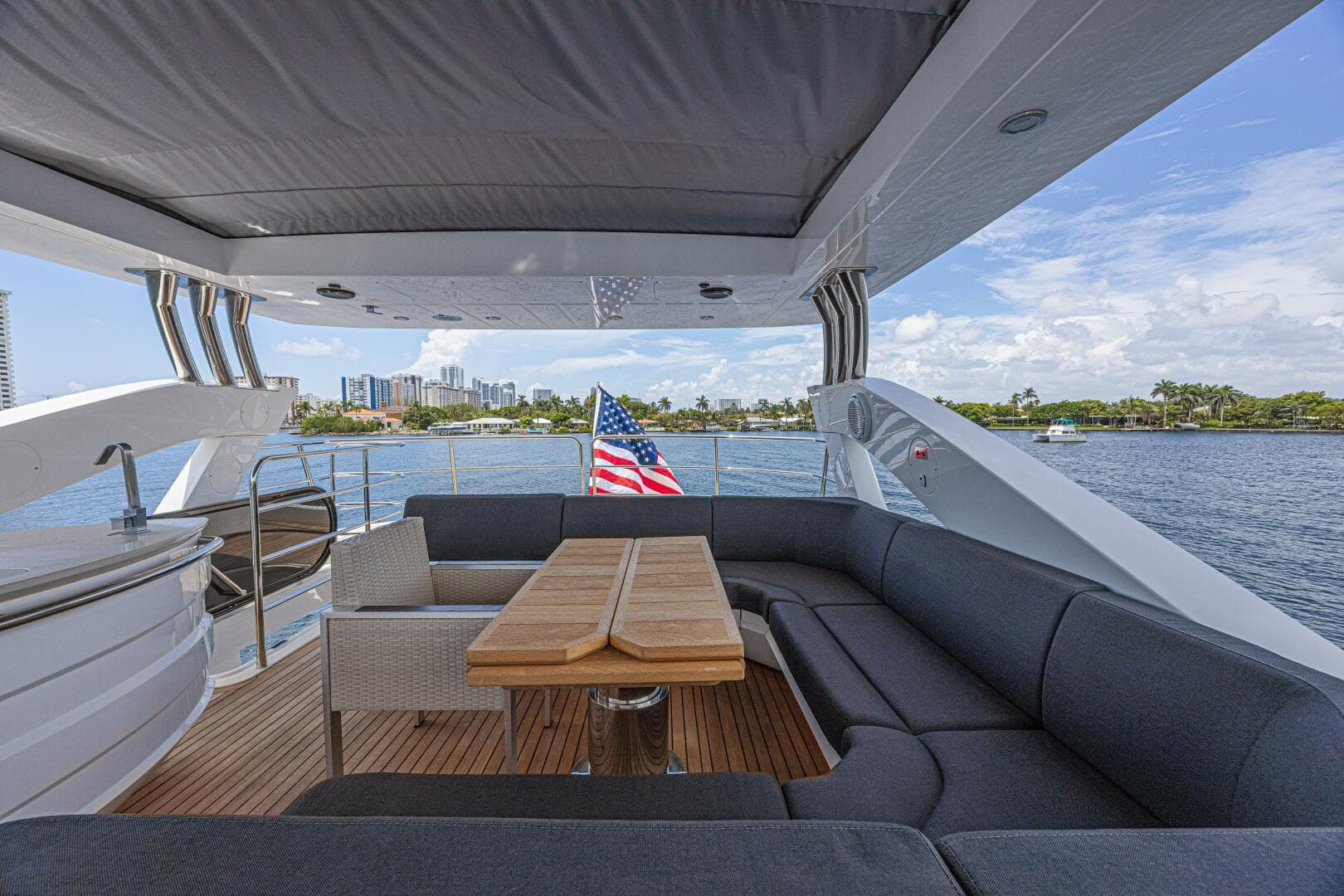 2017 Sunseeker 75 Yacht — photo 23