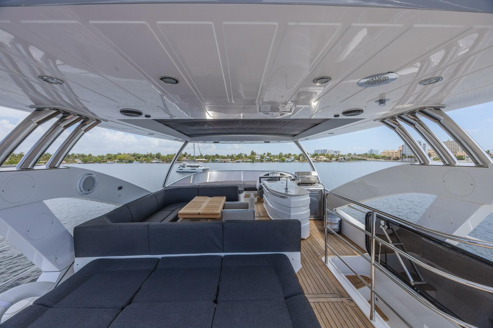 2017 Sunseeker 75 Yacht — photo 17