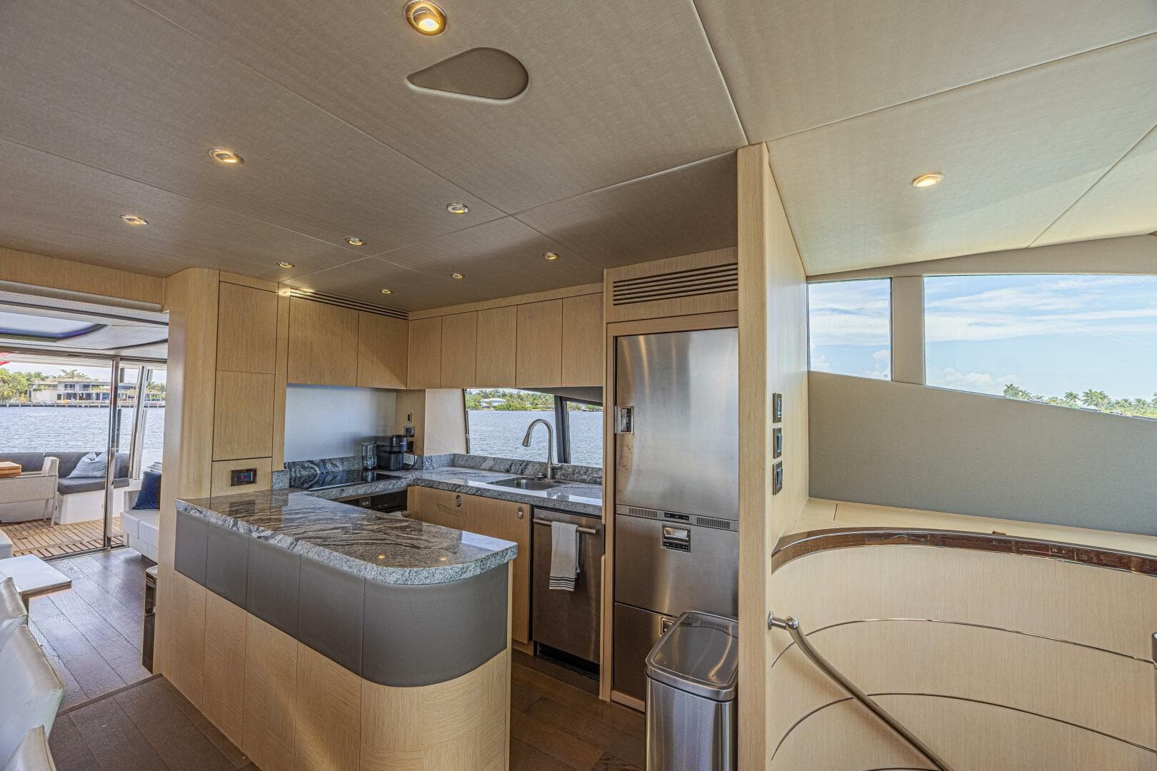 2017 Sunseeker 75 Yacht — photo 34