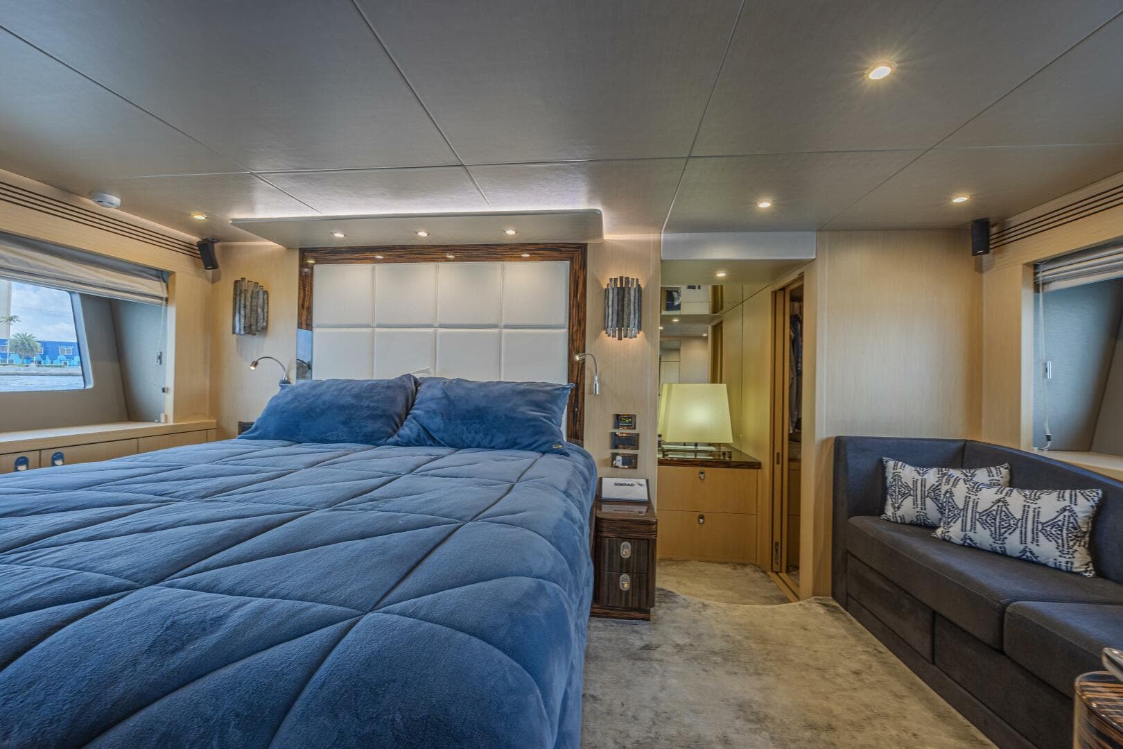 2017 Sunseeker 75 Yacht — photo 42