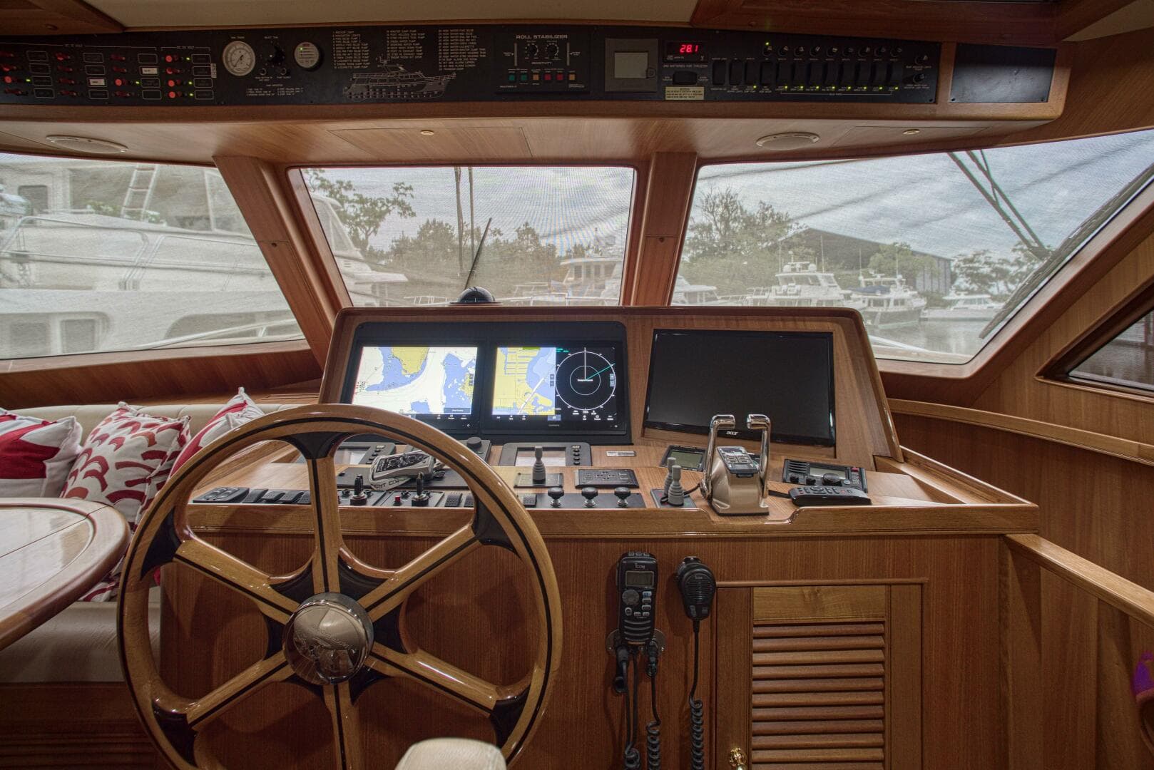 2011 Marlow Explorer 70E — photo 21